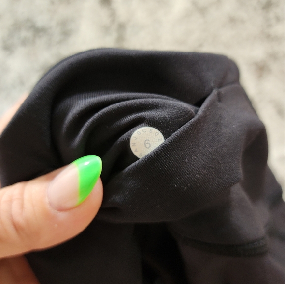 Lululemon size 6 leggings - Picture 5 of 5